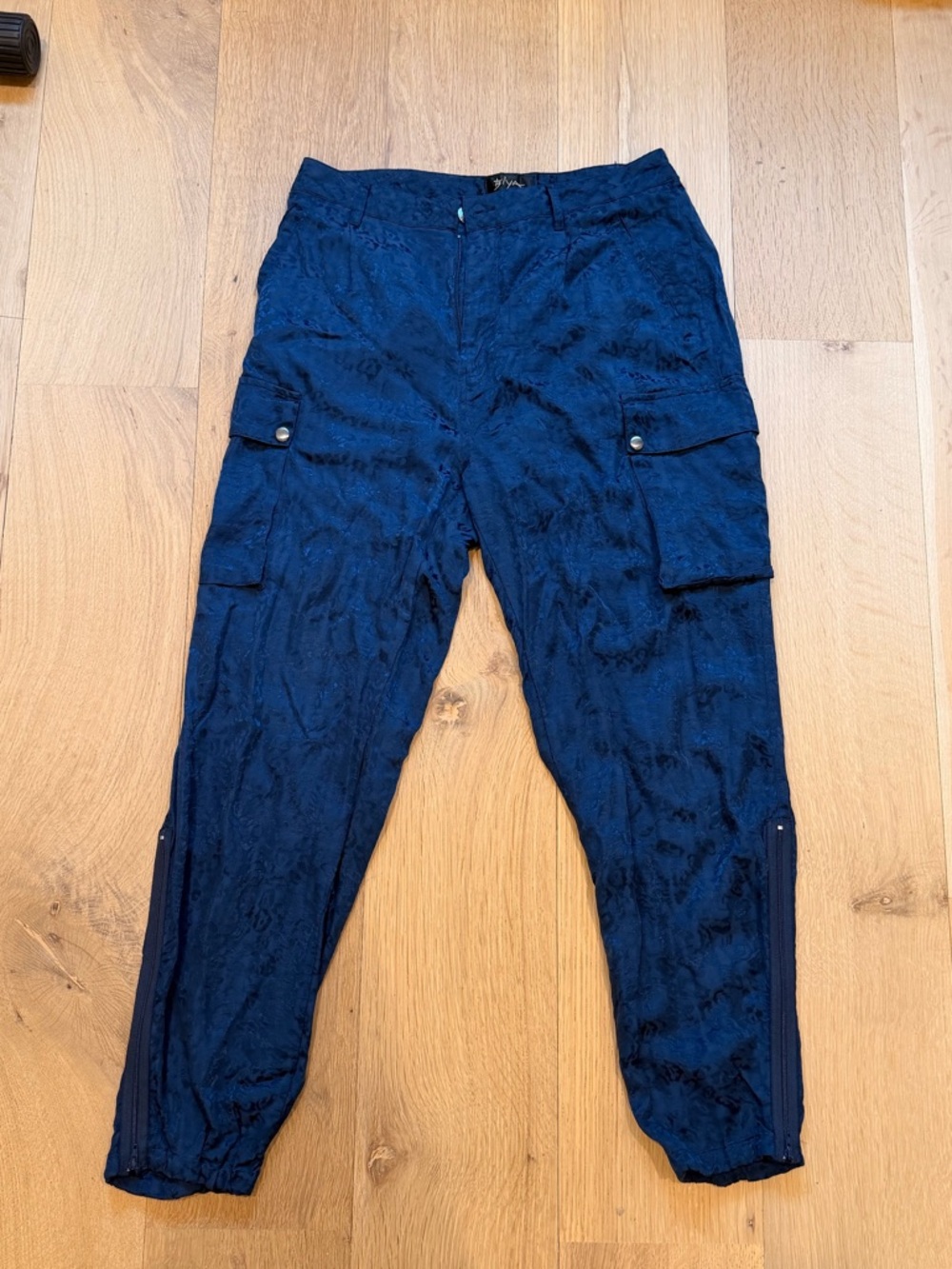 Johnny Was Cargo Pants Size 8 Blue Jacquard Cupra Lyocell Ankle Zip Utility Boho
